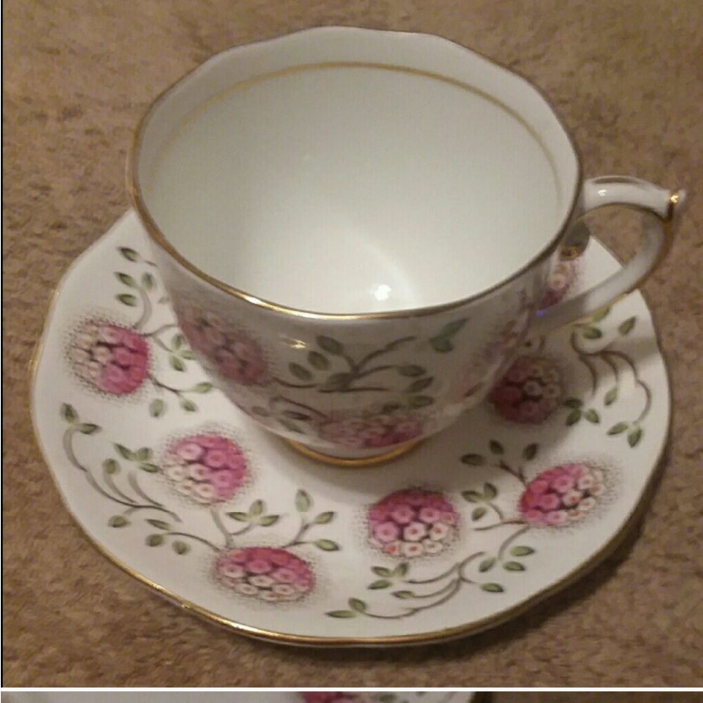 Set of two floral tea cups 🫖 fine bone china from England